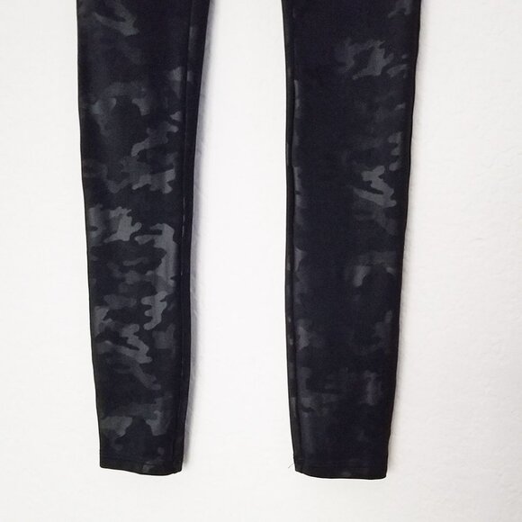 SPANX Faux Leather Camo Legging S High Waist Stretchy Disco Pants Black Slimming - Picture 6 of 10